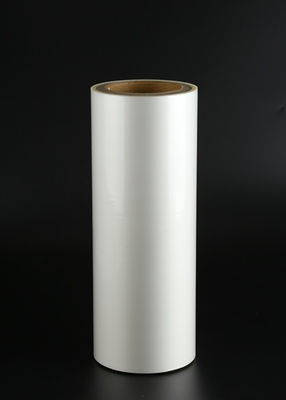 17 emballage thermique de Corona Treated Lamination Roll For de film de stratification du lustre BOPP de micron