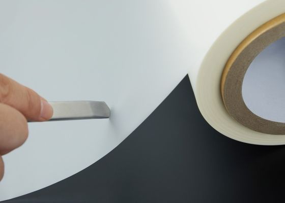 Un bon prix. Anti-éraflure de BOPP stratifiant Matt Film (thermique et humide) pour le papier d'imprimerie en ligne