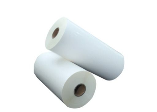 Un bon prix. Film de stratification résistant aux rayures, résistant à l'eau, bon pour l'emboutissage à chaud en ligne