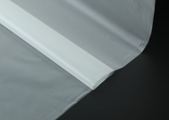 Un bon prix. Film composite thermique PET large 900 mm utilisé pour l'estampage de feuille et le revêtement UV, avec un noyau de papier de 3 pouces et résistant aux rayures. en ligne