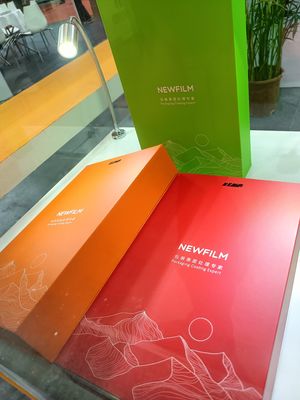 Un bon prix. 33 Microns Film thermique à couche de vernis pré-couche écologique pour boîtes Emballage extérieur en ligne