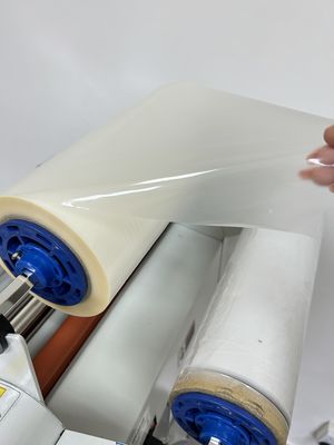 Un bon prix. Vernis de film protecteur pealable à haute transmission BOPP pour applications d'impression et d'emballage en ligne