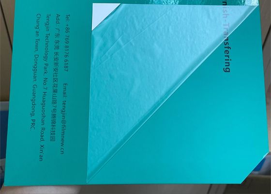 Un bon prix. Film de vernis de transfert écologique certifié ISO9001-2015 pour les boîtes d'emballage extérieur Longueur 200-1000m en ligne