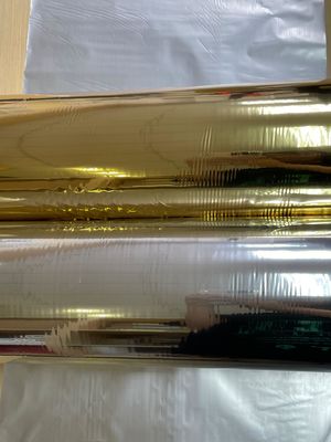 Un bon prix. Film de polyester métallique brillant Excellentes propriétés de barrière pour l'impression de boîtes de papier en ligne