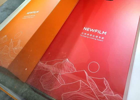 Un bon prix. Film de libération de BOPP satiné gravé écologiquement dégradable avec revêtement UV-réceptif de précision Longueur 3600m Épaisseur 27mic ou sur mesure en ligne