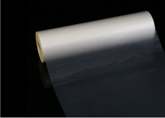 Good price Film de stratification mat thermique Bopp de 18 microns longueur 3000m noyau intérieur de 3 pouces en ligne