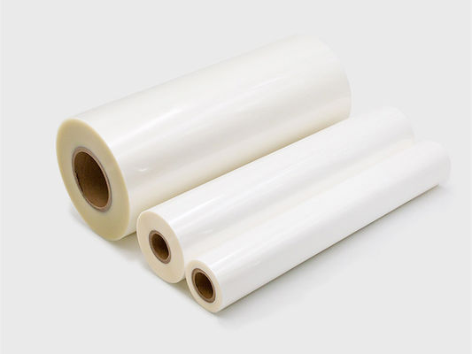 Un bon prix. Film de stratification thermique BOPP sans bulles mat brillant pour stratificateur à chaud en ligne