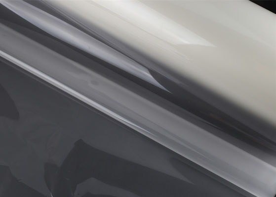 Un bon prix. Matériau d'emballage de film pré-enduit en PET de 25 microns personnalisé, film de stratification Eva à taches en PET mat/brillant en ligne