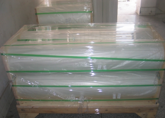 Good price Film thermique pré-enduit en PET de 2500m x 16μm pour le traitement des logos par estampage à chaud Type d'extrusion multiple 120-180C en ligne