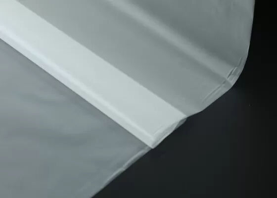 Un bon prix. Résistant à la température de -40°C à 120°C, rouleaux de film de stratification d'une épaisseur de 12 à 30 microns et couche de colle EVA pour une protection accrue en ligne